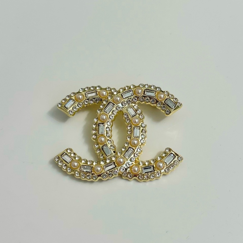 Chanel pearl and crystal brooch - Picture 2 of 3